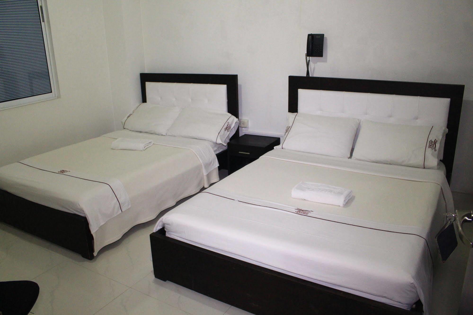 יופאל Hotel Royal Fenix מראה חיצוני תמונה